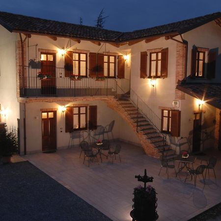 Agriturismo I Grappoli セッラルンガ・ダルバ エクステリア 写真
