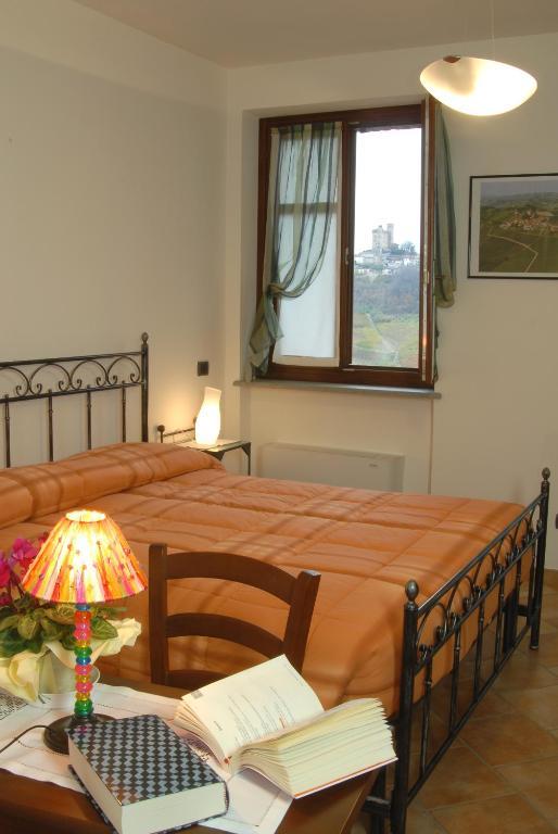 Agriturismo I Grappoli セッラルンガ・ダルバ エクステリア 写真