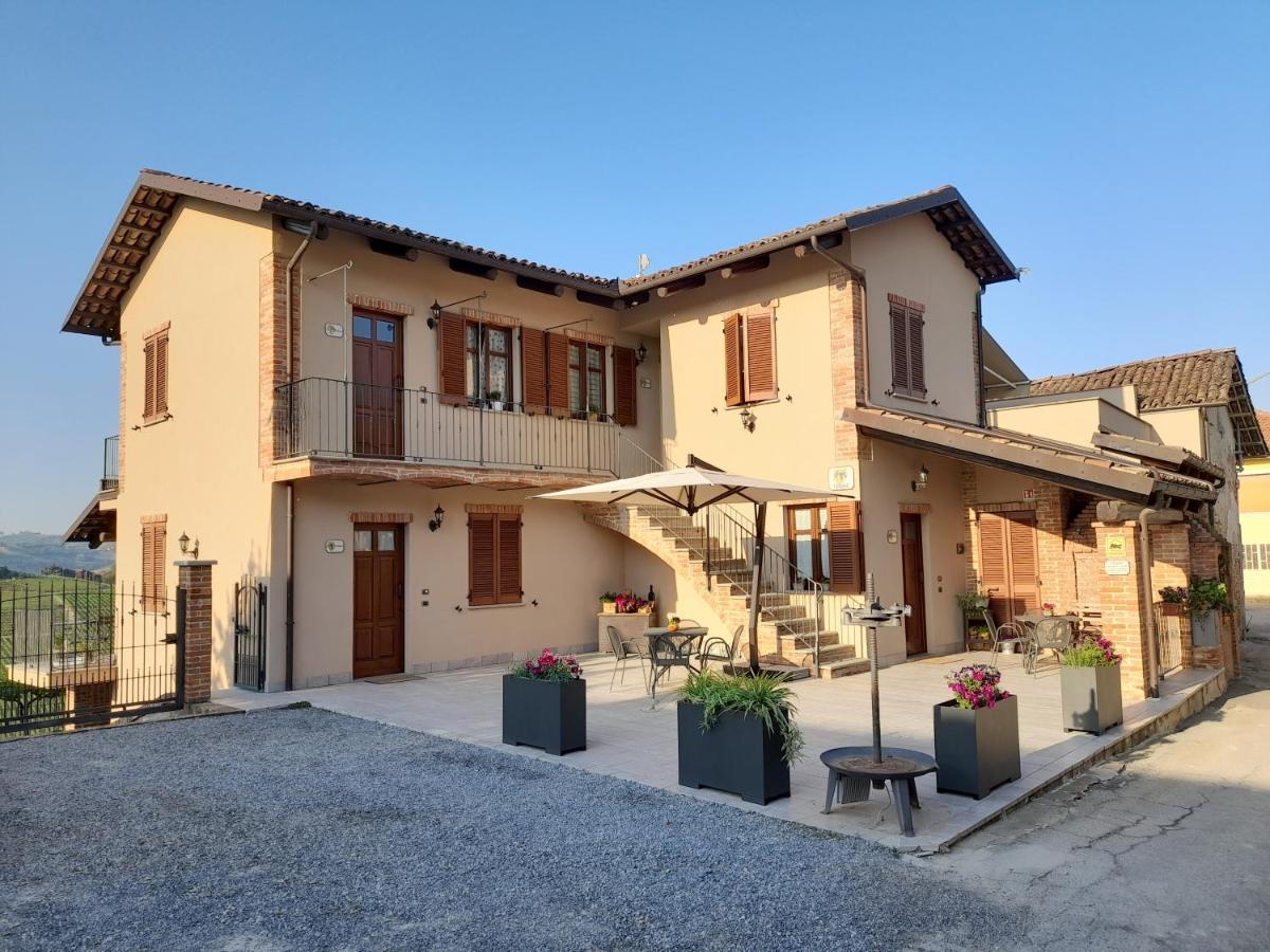 Agriturismo I Grappoli セッラルンガ・ダルバ エクステリア 写真