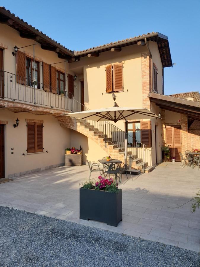 Agriturismo I Grappoli セッラルンガ・ダルバ エクステリア 写真