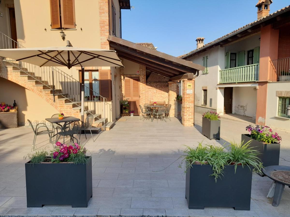 Agriturismo I Grappoli セッラルンガ・ダルバ エクステリア 写真
