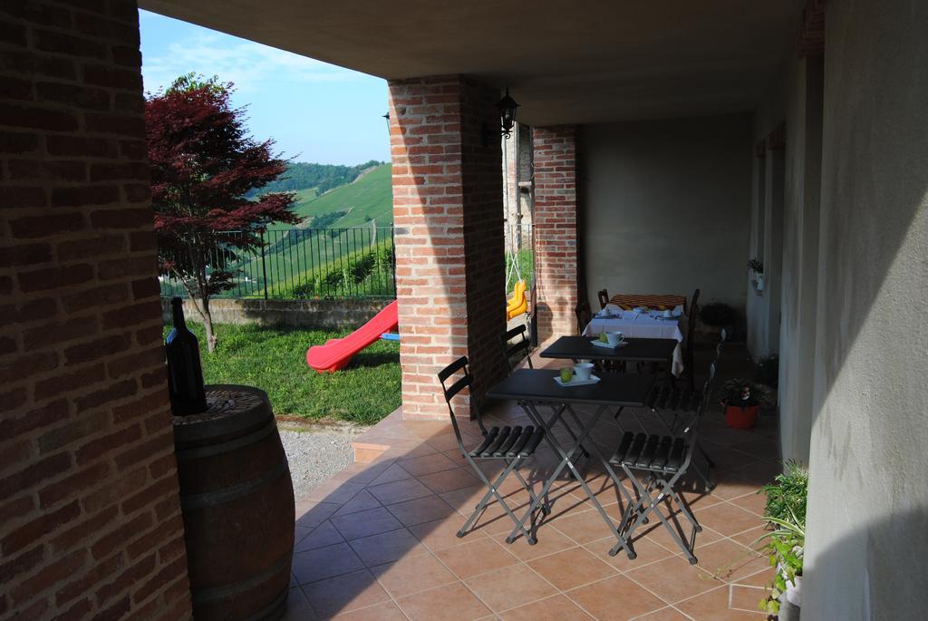 Agriturismo I Grappoli セッラルンガ・ダルバ エクステリア 写真