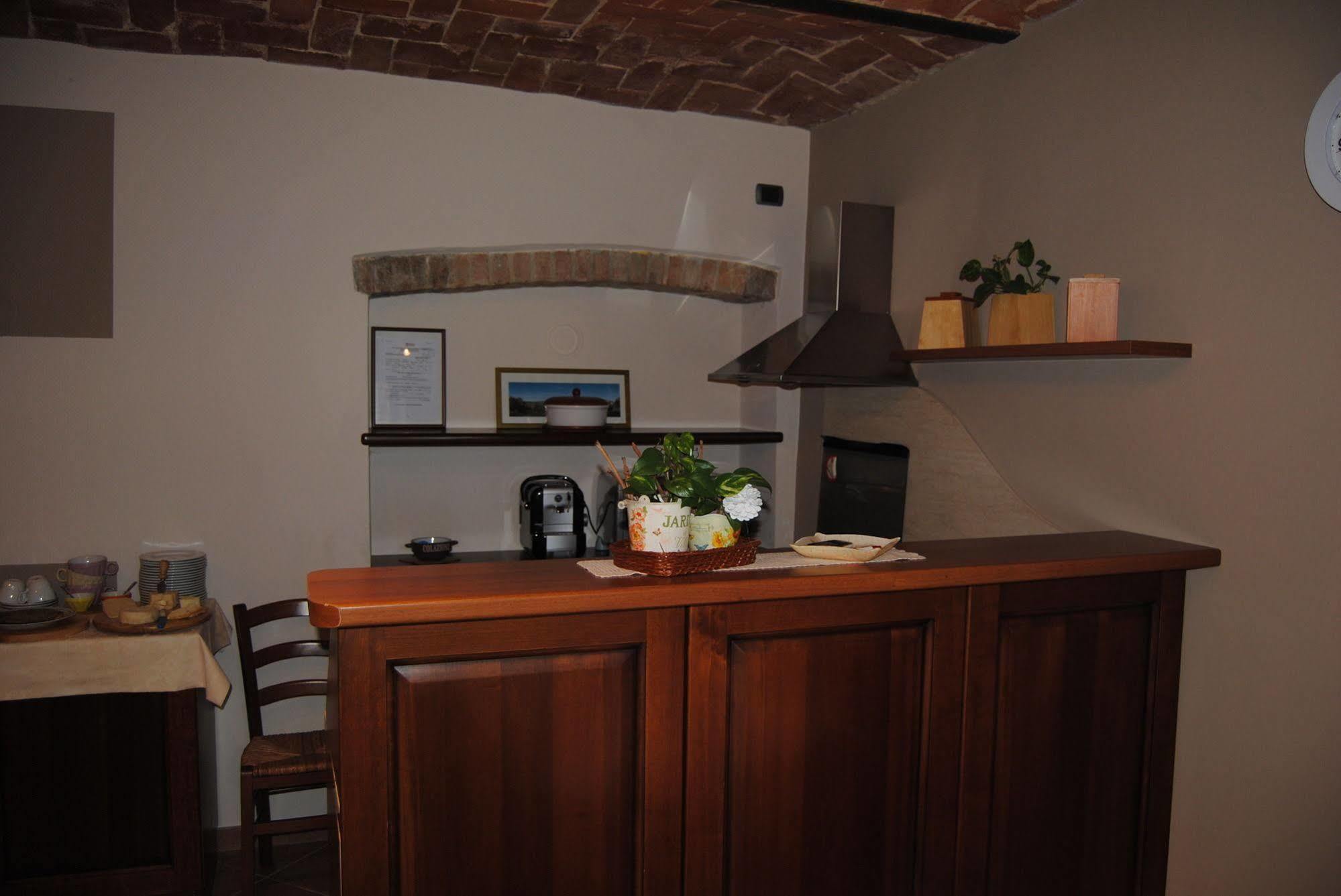 Agriturismo I Grappoli セッラルンガ・ダルバ エクステリア 写真