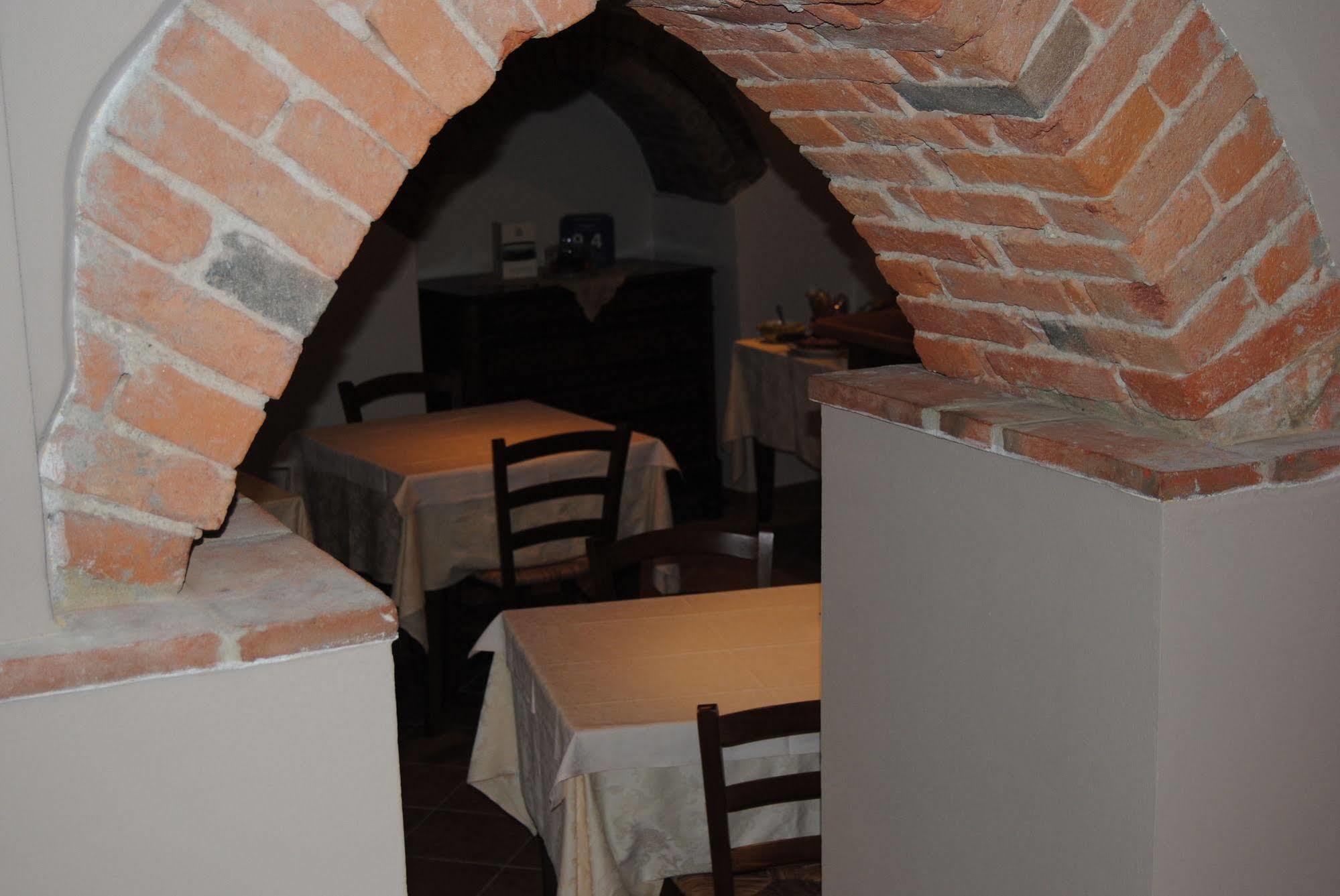 Agriturismo I Grappoli セッラルンガ・ダルバ エクステリア 写真