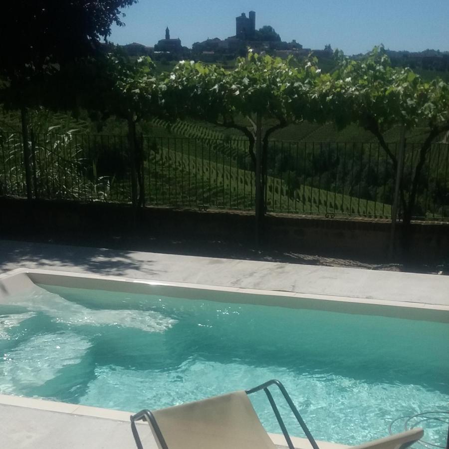 Agriturismo I Grappoli セッラルンガ・ダルバ エクステリア 写真